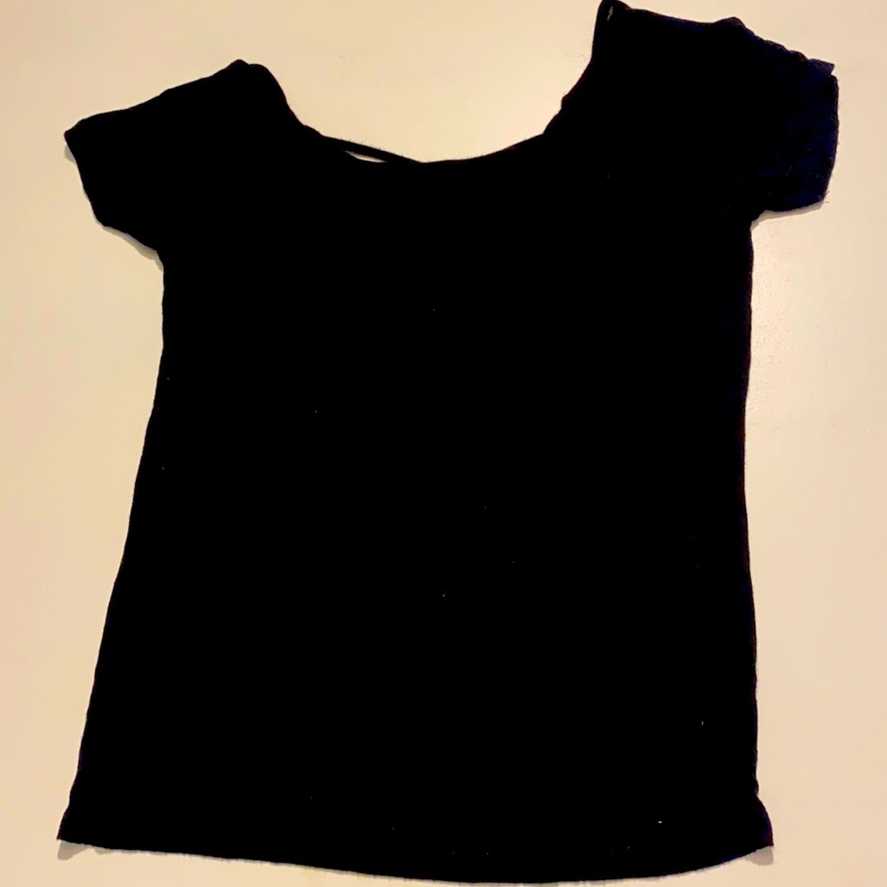 Black short sleeve shirt